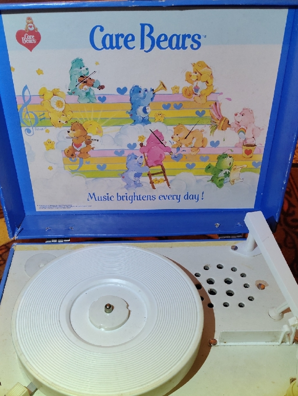 Vintage 1983 Care Bears Playtime Record Player with Original Box & 2 Vinyls - Picture 3 of 5